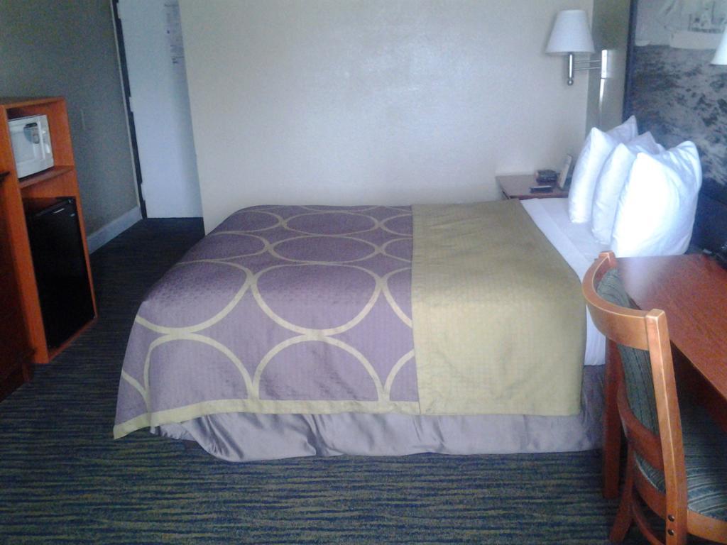 Super 8 By Wyndham Panama City Eksteriør bilde