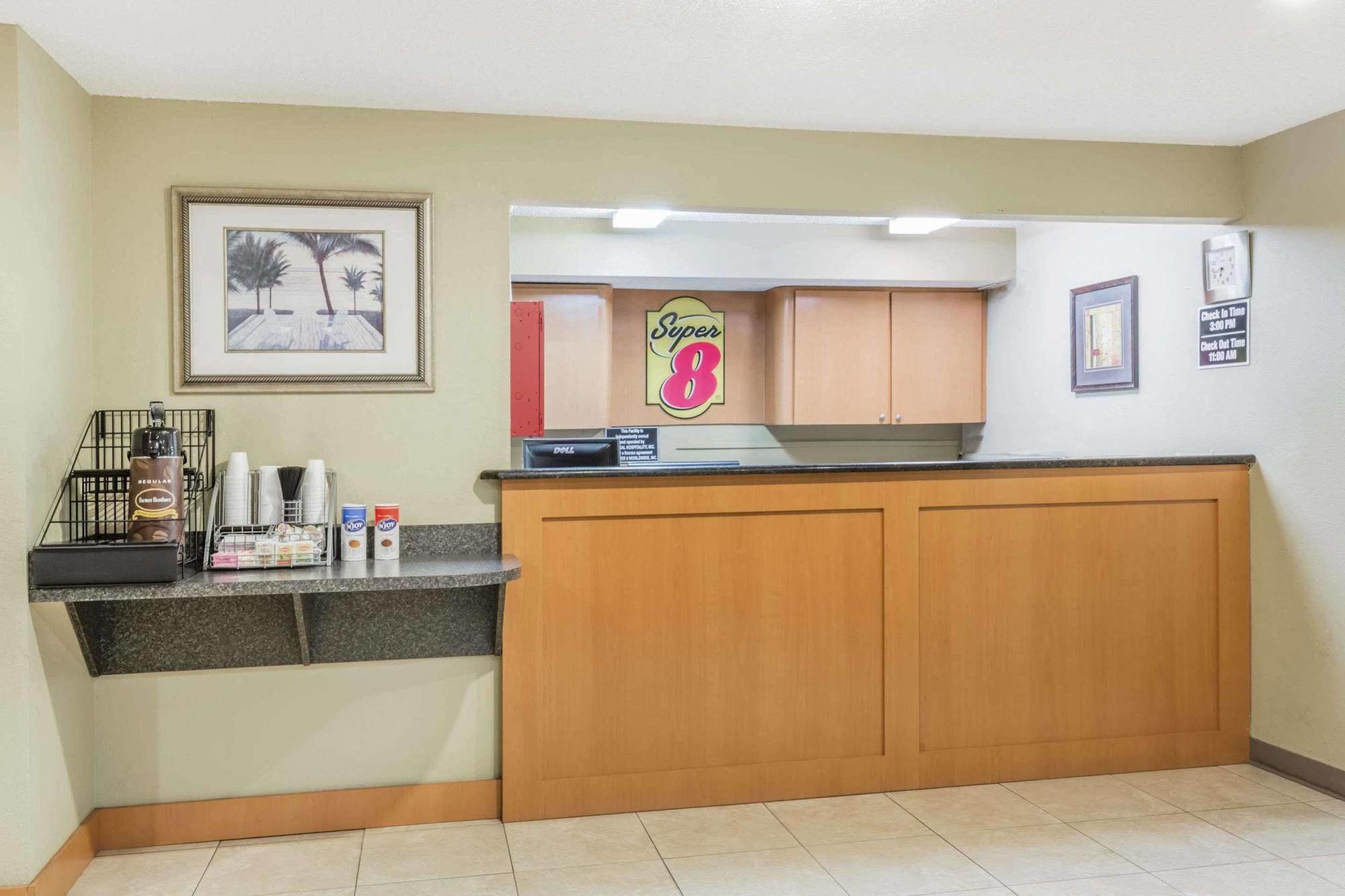 Super 8 By Wyndham Panama City Eksteriør bilde