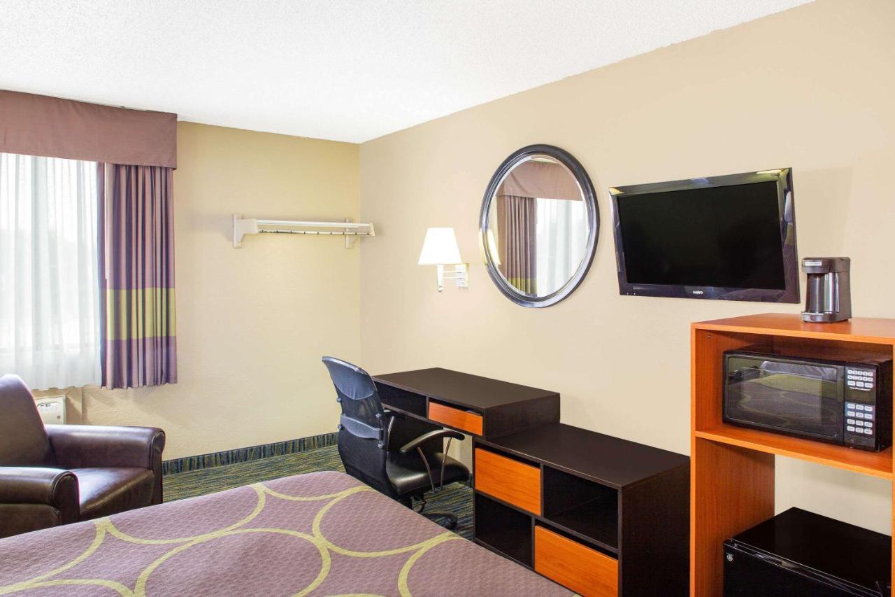 Super 8 By Wyndham Panama City Eksteriør bilde