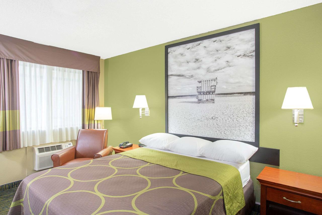 Super 8 By Wyndham Panama City Eksteriør bilde